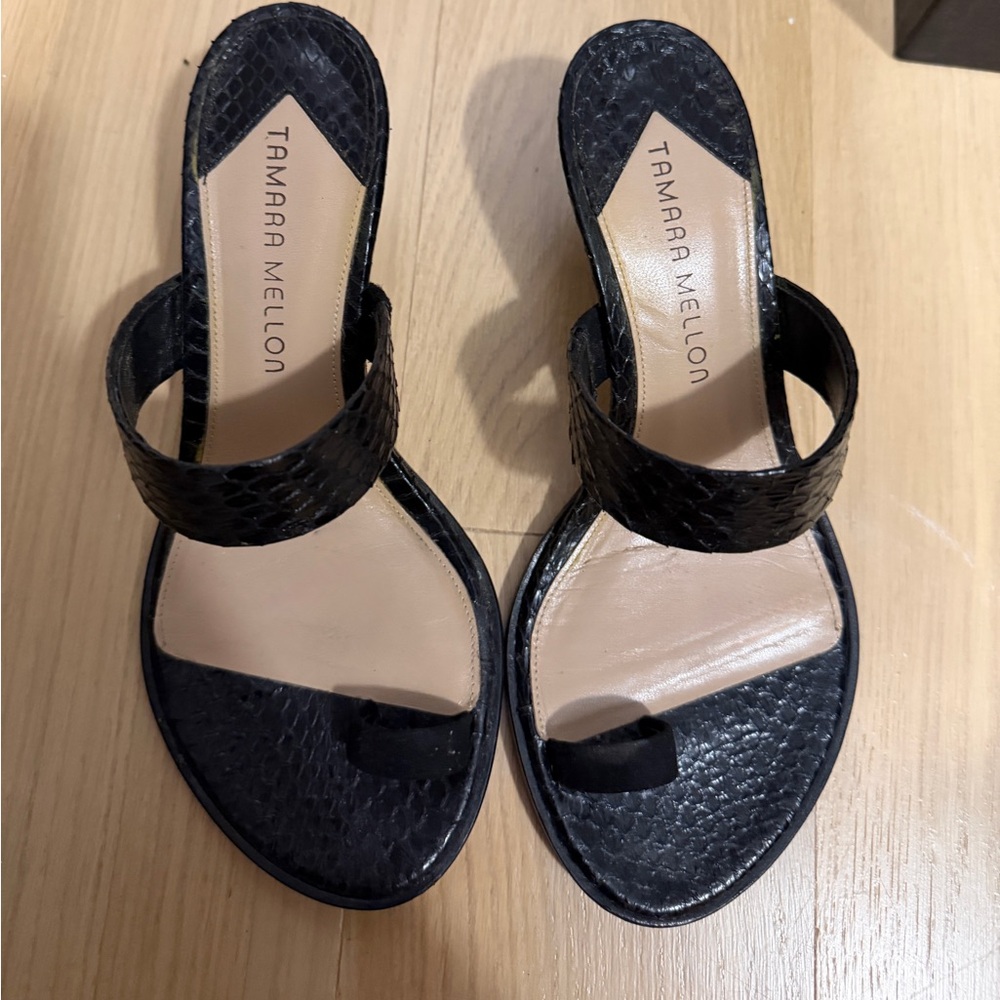 Vero Cuoio Black Textured Leather Slide Mules
